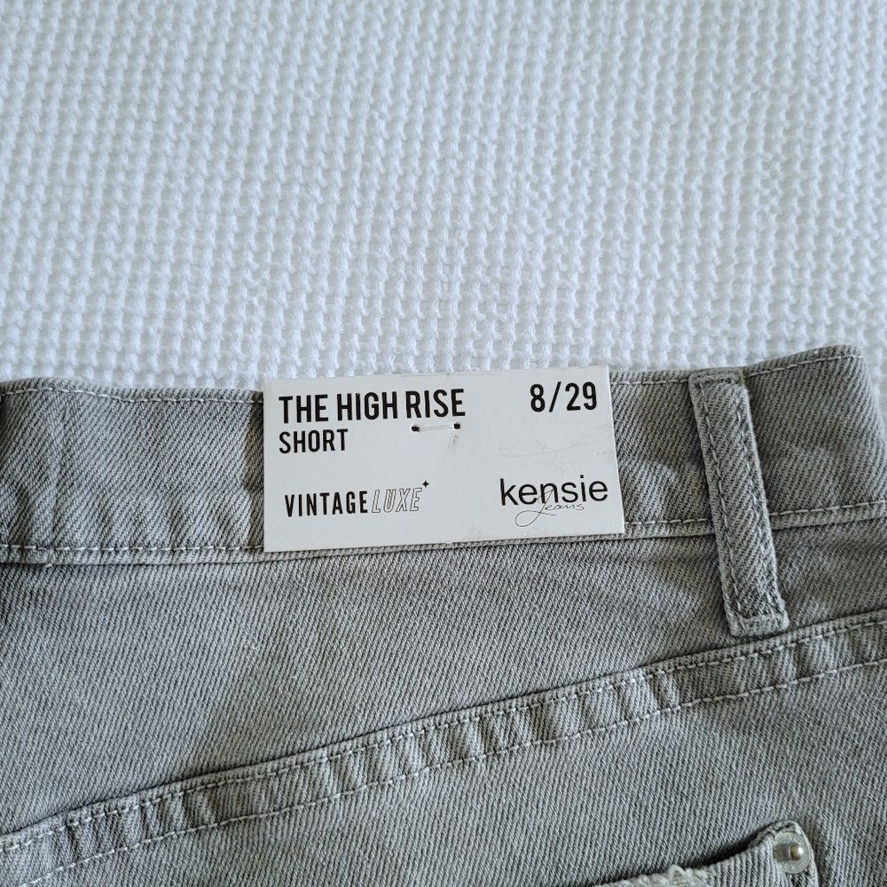 Kensie Jeans👖 Vintage Luxe Moonlight🌙 Denim Shorts - NWT - Picture 4 of 12